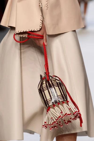 Look 32